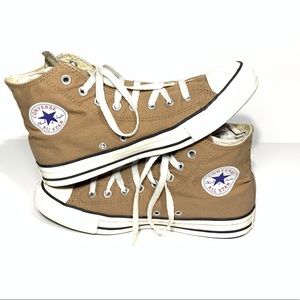 Converse Caramel color and white. Men size 9.